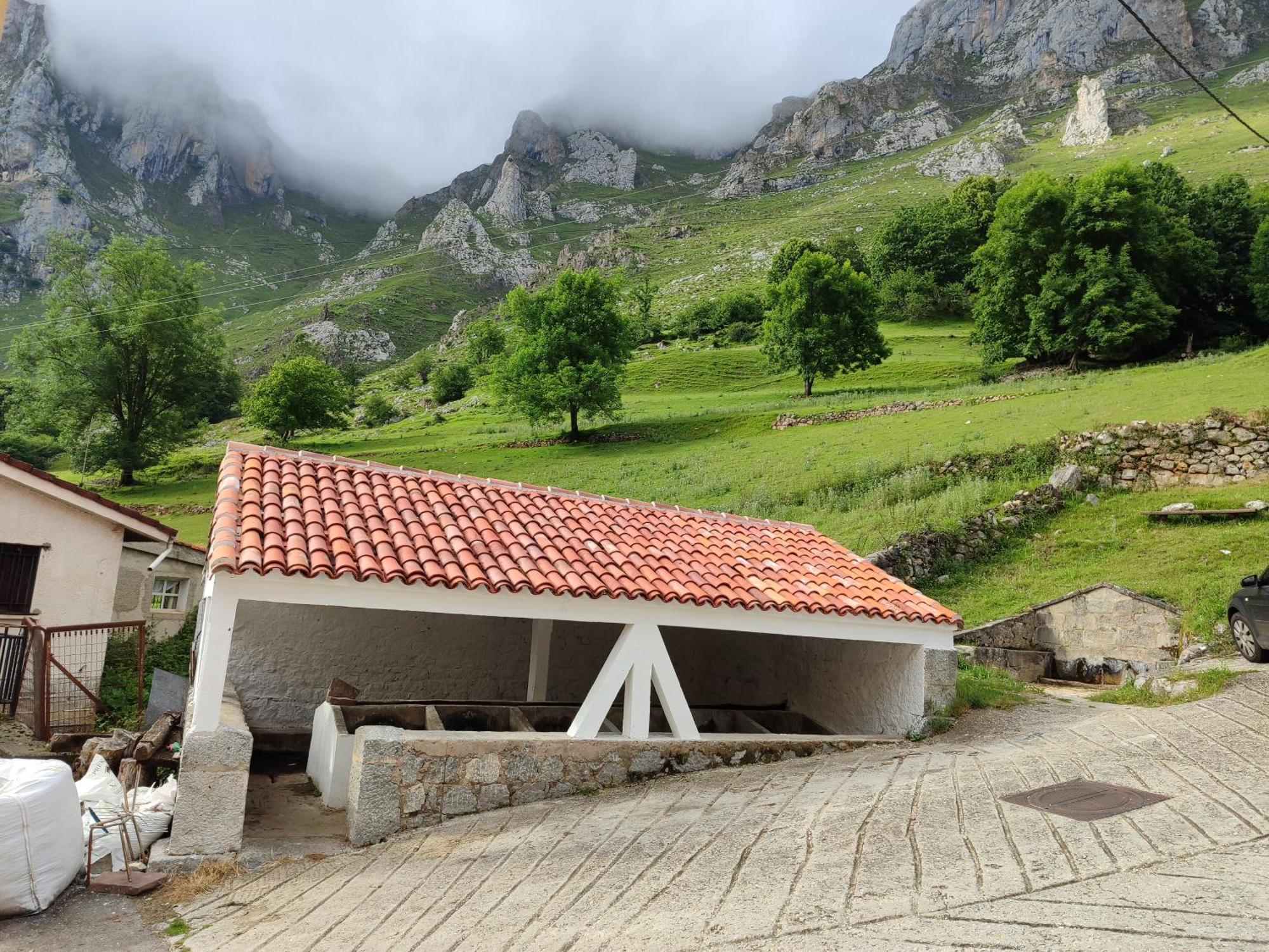 La Casina De Tielve De Cabrales Dentro Del Parque Nacional Picos De Europa Vila Exterior foto